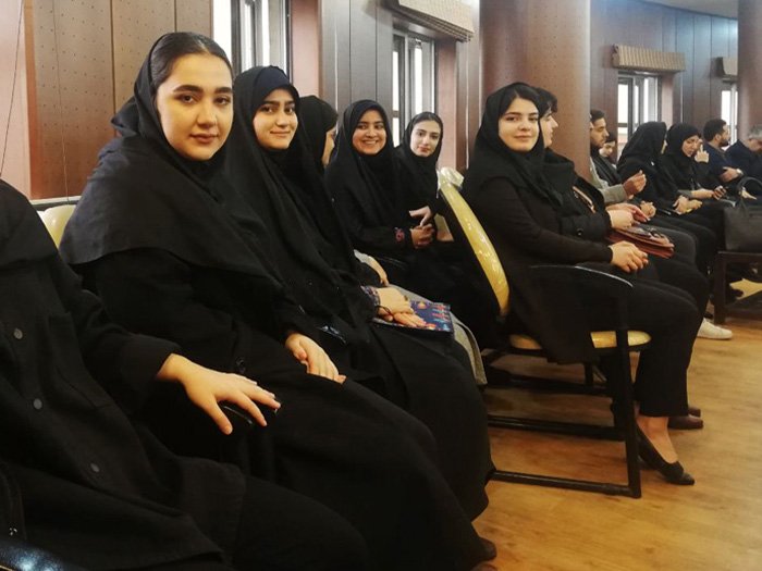 حضور دانشجویان مستعد رشته حقوق در جلسه دادگاه کیفری یک استان گیلان با موضوع قتل عمد چهارشنبه دوم اسفند ماه