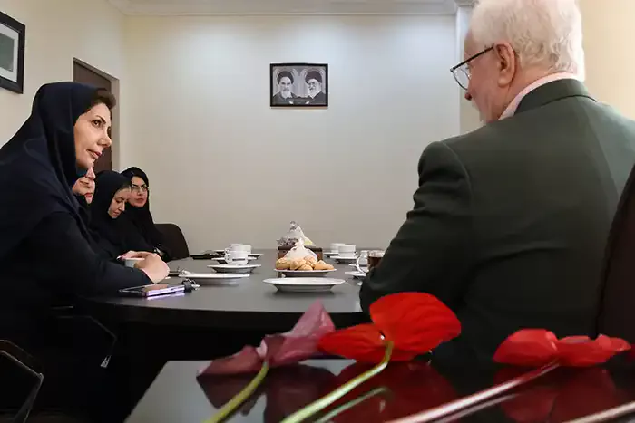 تجلیل از بانوان محترم شاغل در موسسه آموزش عالی راهبرد شمال به مناسبت ولادت حضرت فاطمه زهرا (س) و مقام روز زن و مادر